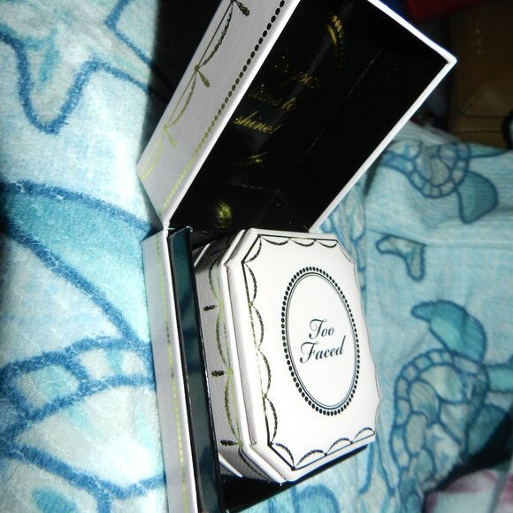 Too Faced 💎Diamond Light Highlighter Shade in Diamond Fire 💎🆕⌚📦🏃💨🚚 - Picture 3 of 16